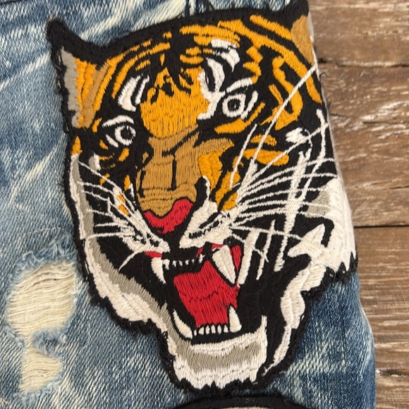 Robin’s Jean - Picture 6 of 15